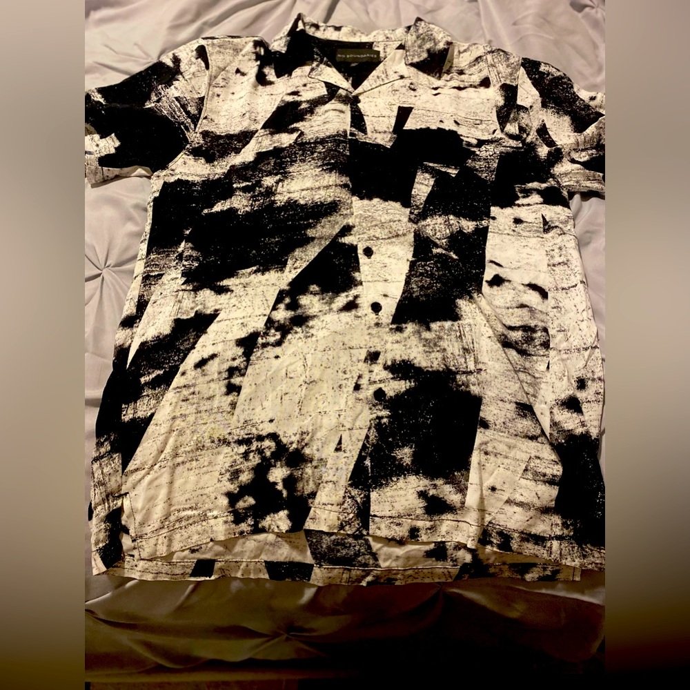 No boundaries mens t-shirt size S